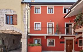 Crocevia - Locanda carsica contemporanea